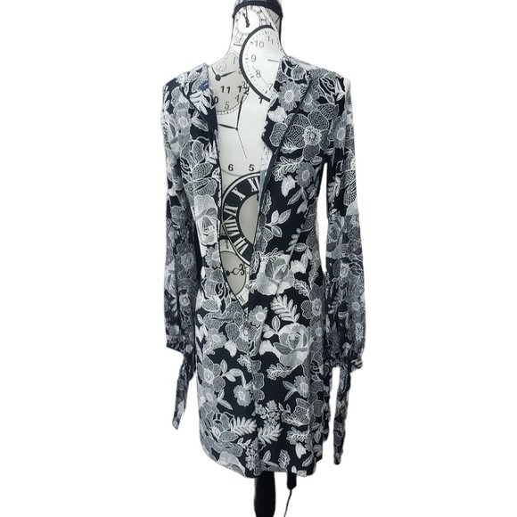 Tommy Hilfiger women's size 6 Black and White Dress NWT - Picture 5 of 7